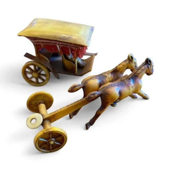 Vintage Celluloid Toy Horse Drawn Surrey Fringed Carriage Excellent Condition - Picture 5 of 6